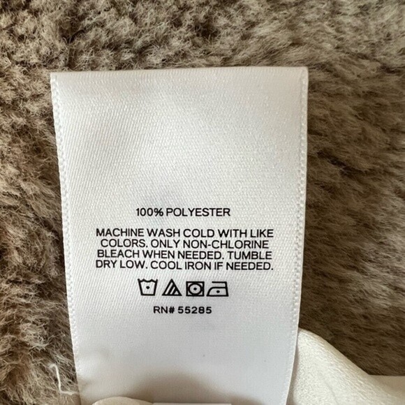 NWT Express Animal Print Ruffle Detail Sleeveless Top in Neutral Print SZ XS NWT - Picture 11 of 11